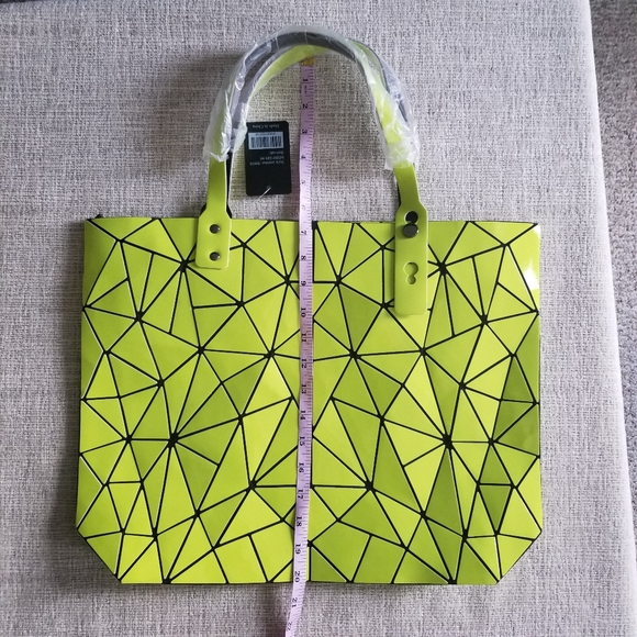Lucky 7 Geo Bag Lime Green - Picture 9 of 16